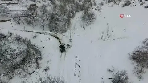 Kar ve tipi köy yollarını ulaşıma kapadı Kar ve tipi köy yollarını ulaşıma kapadı
