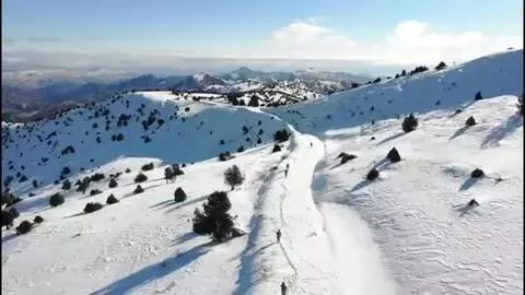 Komandolar soğuk havaya rağmen operasyonlarını sürdürdü Komandolar soğuk havaya rağmen operasyonlarını sürdürdü