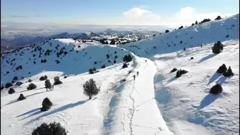 Komandolar soğuk havaya rağmen operasyonlarını sürdürdü Komandolar soğuk havaya rağmen operasyonlarını sürdürdü