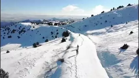 Komandolar soğuk havaya rağmen operasyonlarını sürdürdü Komandolar soğuk havaya rağmen operasyonlarını sürdürdü