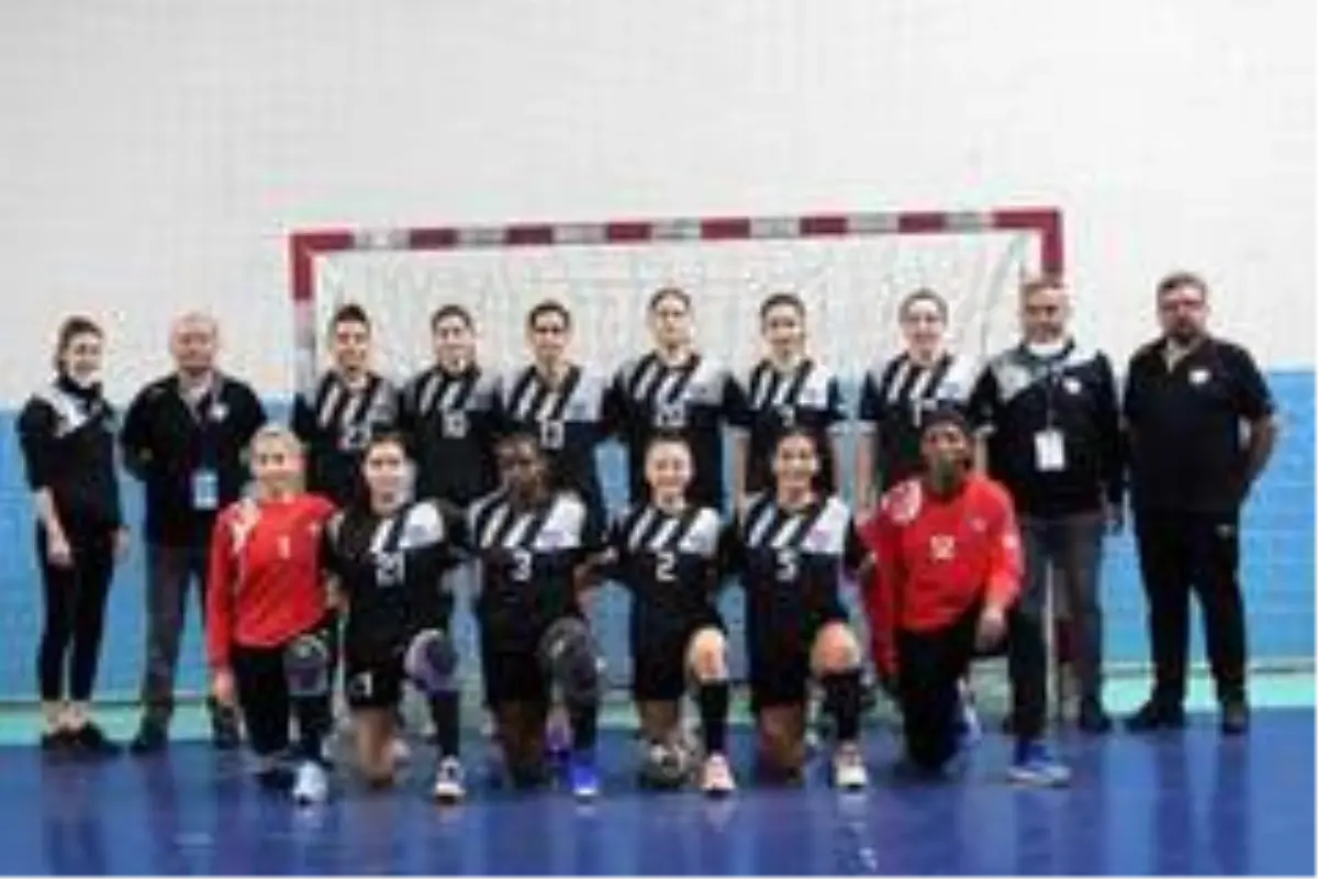 Mavi Kelebekler kupa peşinde