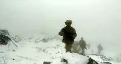 Son dakika... Mehmetçiğin çetin kış şartlarına rağmen vatan nöbeti sürüyor Son dakika... Mehmetçiğin çetin kış şartlarına rağmen vatan nöbeti sürüyor