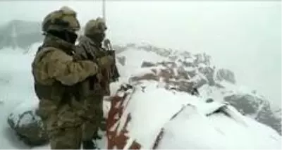 Son dakika... Mehmetçiğin çetin kış şartlarına rağmen vatan nöbeti sürüyor Son dakika... Mehmetçiğin çetin kış şartlarına rağmen vatan nöbeti sürüyor