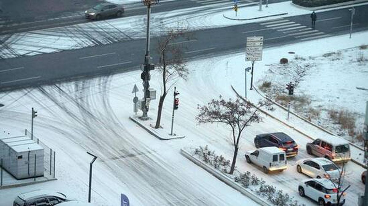 Meteoroloji uyarmıştı! Ankara'da yılın ilk kar yağışı başladı