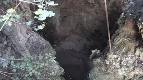 Son dakika haber! Obrukta bulunan erkek cesedi, itfaiye ekiplerince çıkarıldı Son dakika haber! Obrukta bulunan erkek cesedi, itfaiye ekiplerince çıkarıldı