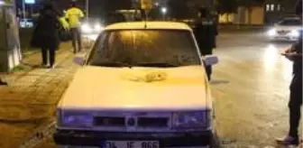 Seyir halindeki otomobil alev alev yandı