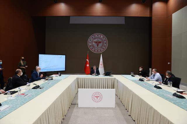 Son Dakika: Bakan Koca duyurdu: Aşılar Pazar'ı Pazartesi'ye bağlayan gece Çin'den yola çıkıyor
