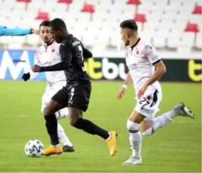 Süper Lig: D.G Sivasspor: 3 Gençlerbirliği: 1 (Maç sonucu) Süper Lig: D.G Sivasspor: 3 Gençlerbirliği: 1 (Maç sonucu)