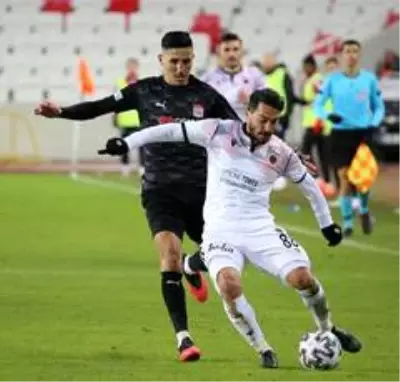 Süper Lig: D.G Sivasspor: 3 Gençlerbirliği: 1 (Maç sonucu) Süper Lig: D.G Sivasspor: 3 Gençlerbirliği: 1 (Maç sonucu)