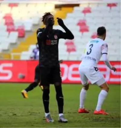 Süper Lig: D.G Sivasspor: 3 - Gençlerbirliği: 1 (Maç sonucu) Süper Lig: D.G Sivasspor: 3 - Gençlerbirliği: 1 (Maç sonucu)