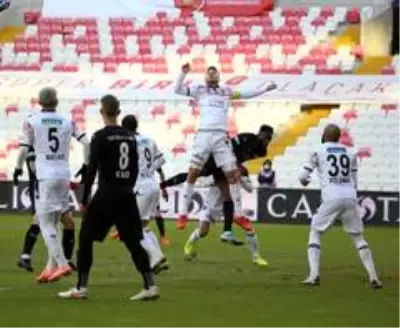 Süper Lig: D.G Sivasspor: 3 - Gençlerbirliği: 1 (Maç sonucu) Süper Lig: D.G Sivasspor: 3 - Gençlerbirliği: 1 (Maç sonucu)