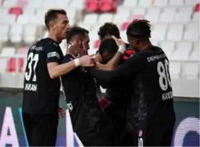 Süper Lig: D.G Sivasspor: 3 - Gençlerbirliği: 1 (Maç sonucu) Süper Lig: D.G Sivasspor: 3 - Gençlerbirliği: 1 (Maç sonucu)