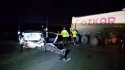 Son dakika haberleri... Korkunç kaza: TIR'a çarpan otomobil paramparça oldu, sürücüsü hayatını kaybetti Son dakika haberleri... Korkunç kaza: TIR'a çarpan otomobil paramparça oldu, sürücüsü hayatını kaybetti
