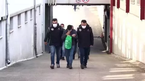 Son dakika haberi | Adana merkezli 3 ildeki PKK/KCK operasyonunda yakalanan 5 zanlıdan 3'ü tutuklandı Son dakika haberi | Adana merkezli 3 ildeki PKK/KCK operasyonunda yakalanan 5 zanlıdan 3'ü tutuklandı