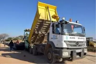 Aliağa'da asfalt çalışmaları devam ediyor