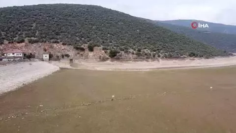 Atatürk tarafından yaptırılan baraj kuraklıkla karşı karşıya Atatürk tarafından yaptırılan baraj kuraklıkla karşı karşıya