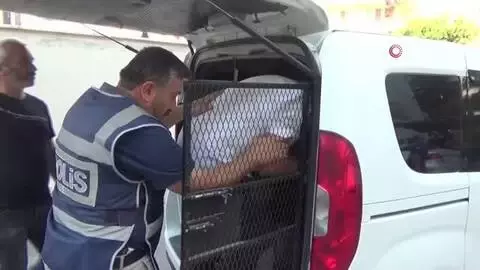 Bursa'da eski 'Bacak güzeli'nin evindeki cinayete 18 yıl hapis Bursa'da eski 'Bacak güzeli'nin evindeki cinayete 18 yıl hapis