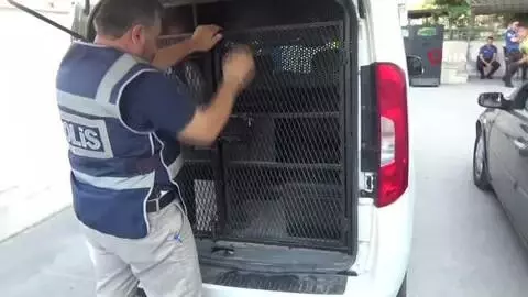 Bursa'da eski 'Bacak güzeli'nin evindeki cinayete 18 yıl hapis Bursa'da eski 'Bacak güzeli'nin evindeki cinayete 18 yıl hapis