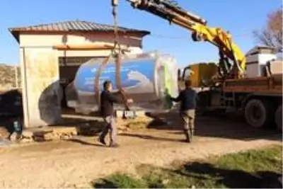 Büyükşehir'den Elmalı Yuva'ya 4 tonluk süt tankı Büyükşehir'den Elmalı Yuva'ya 4 tonluk süt tankı
