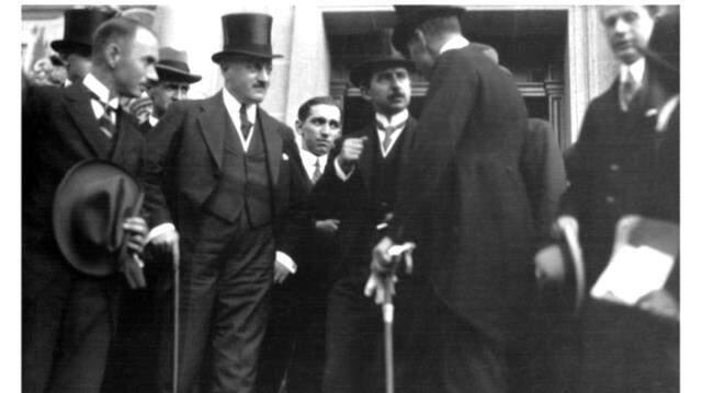 İsmet İnönü kimdir? İsmet İnönü ne zaman öldü? İsmet İnönü Hayatı ve Biyografisi, İsmet İnönü fotoğrafları İsmet İnönü kimdir? İsmet İnönü ne zaman öldü? İsmet İnönü Hayatı ve Biyografisi, İsmet İnönü fotoğrafları