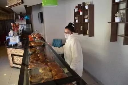 Kadın esnafın darbedilmesi güvenlik kamerasına yansıdı Kadın esnafın darbedilmesi güvenlik kamerasına yansıdı