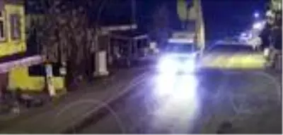 Osmaniye'de PTS direğine çarpıp kaçan tırın sürücüsü yakalandı Osmaniye'de PTS direğine çarpıp kaçan tırın sürücüsü yakalandı