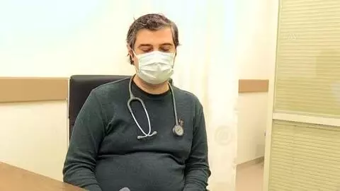 KOVİD-19 HASTALARI YAŞADIKLARINI ANLATIYOR - 'Ailenizle karşı karşıya bile gelemiyorsunuz' KOVİD-19 HASTALARI YAŞADIKLARINI ANLATIYOR - 'Ailenizle karşı karşıya bile gelemiyorsunuz'