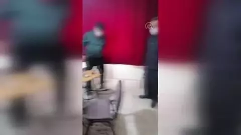 Kovid-19 tedbirlerini ihlal edip kumar oynayan 8 kişiye 30 bin lira ceza Kovid-19 tedbirlerini ihlal edip kumar oynayan 8 kişiye 30 bin lira ceza