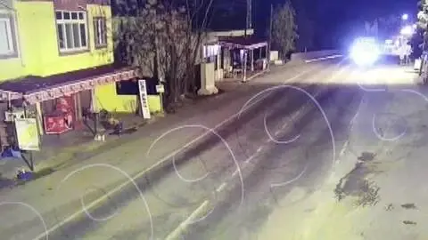 Osmaniye'de PTS direğine çarpıp kaçan tırın sürücüsü yakalandı Osmaniye'de PTS direğine çarpıp kaçan tırın sürücüsü yakalandı
