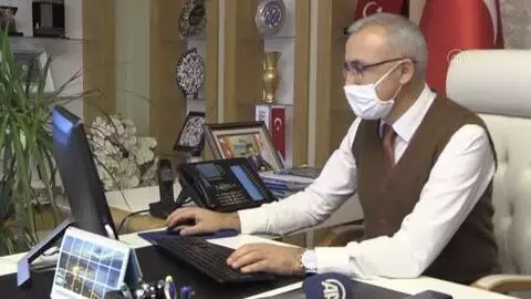 Recep Tayyip Erdoğan Üniversitesi Rektörü Karaman AA'nın 'Yılın Fotoğrafları' oylamasına katıldı Recep Tayyip Erdoğan Üniversitesi Rektörü Karaman AA'nın 'Yılın Fotoğrafları' oylamasına katıldı