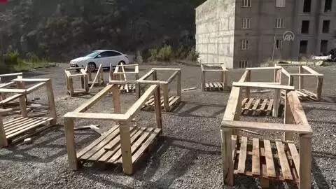 Şemdinli Belediyesi sokak hayvanları için 150 kulübe yaptı Şemdinli Belediyesi sokak hayvanları için 150 kulübe yaptı