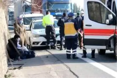 TEM'de 3 araç çarpıştı: 1 yaralı TEM'de 3 araç çarpıştı: 1 yaralı