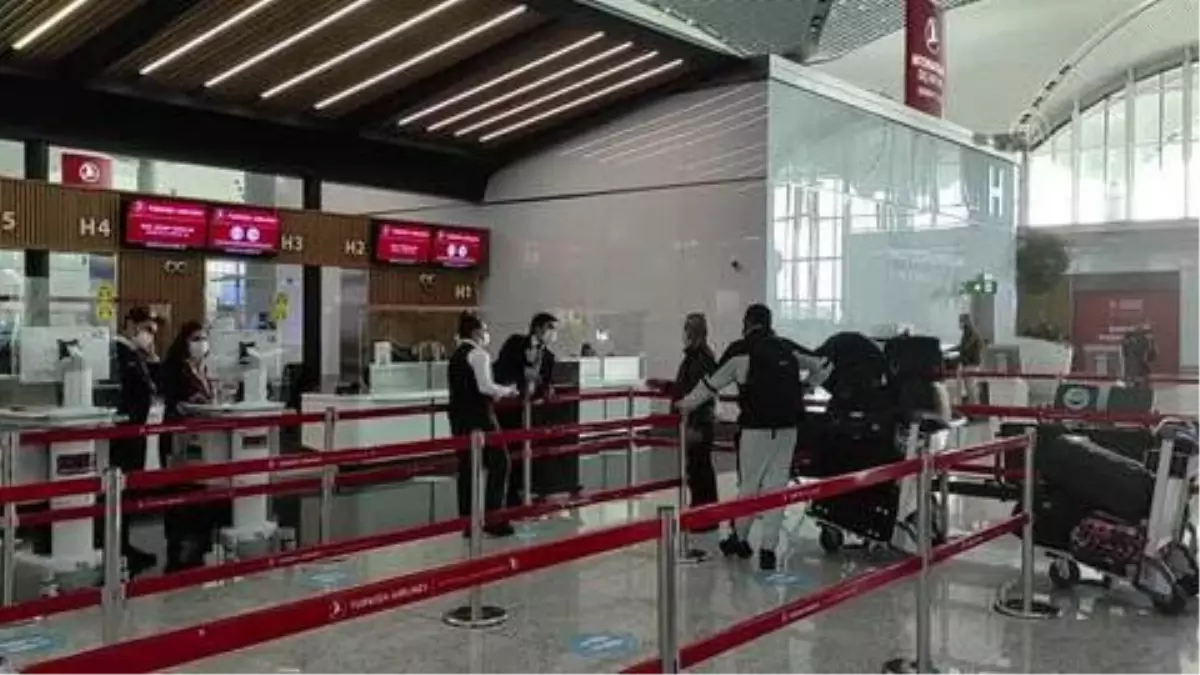 THY, Kovid-19 mutasyon riski nedeniyle uçuşların durdurulduğu İngiltere'ye tahliye seferi düzenledi