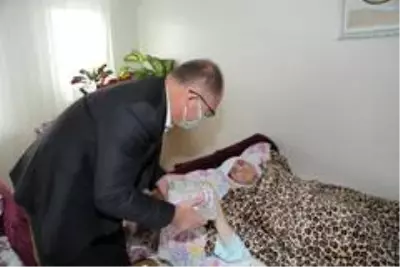 Yaşlı kadın biriktirdiği yarım milyonu cami için bağışladı