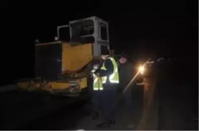 Tekirdağ'da sır gibi olay... Yol ortasına terk edilen iş makinesinde kurşun izlerine rastlandı Tekirdağ'da sır gibi olay... Yol ortasına terk edilen iş makinesinde kurşun izlerine rastlandı