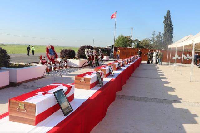46 yıl sonra toplu mezarlardan çıkartılan 14 çocuk, düzenlenen törenle şehitliğe defnedildi