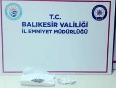 Son Dakika | Balıkesir'de 8 kişiye uyuşturucu operasyonu; 2 kişi tutuklandı Son Dakika | Balıkesir'de 8 kişiye uyuşturucu operasyonu; 2 kişi tutuklandı