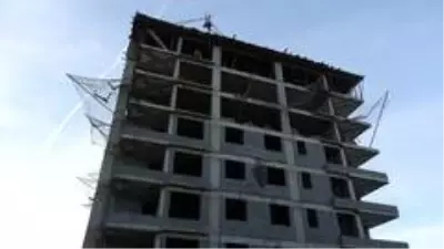 Çalıştığı inşaatın 9. katından düşen işçiden geriye acı dolu fotoğraf karesi kaldı Çalıştığı inşaatın 9. katından düşen işçiden geriye acı dolu fotoğraf karesi kaldı