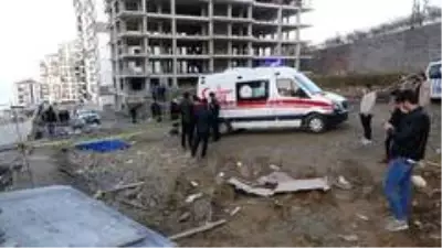 Çalıştığı inşaatın 9. katından düşen işçiden geriye acı dolu fotoğraf karesi kaldı Çalıştığı inşaatın 9. katından düşen işçiden geriye acı dolu fotoğraf karesi kaldı