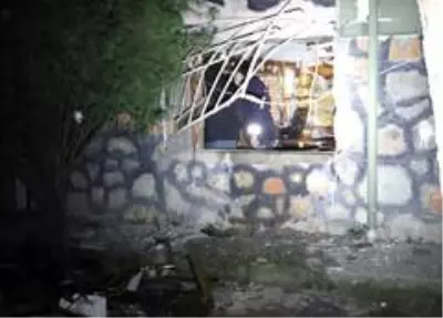 Mutfak tüpünden sızan gaz patladı: 2 yaralı Mutfak tüpünden sızan gaz patladı: 2 yaralı