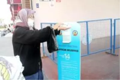 Kuyucak'ta pazar yerlerinde tedbir elden bırakılmıyor Kuyucak'ta pazar yerlerinde tedbir elden bırakılmıyor