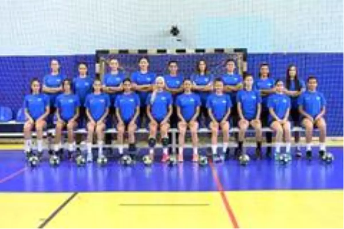 Mavi Kelebekler, ilk maçtan galip ayrıldı