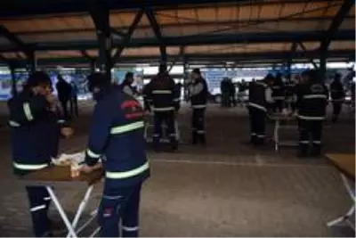 MHP Karesi, temizlik personellerini unutmadı MHP Karesi, temizlik personellerini unutmadı