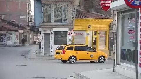 Son dakika! Cadde ve sokaklar boş kaldı Son dakika! Cadde ve sokaklar boş kaldı