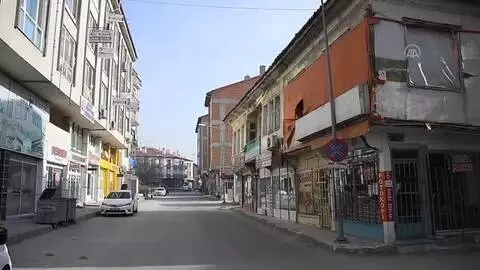 Son dakika! Cadde ve sokaklar boş kaldı Son dakika! Cadde ve sokaklar boş kaldı