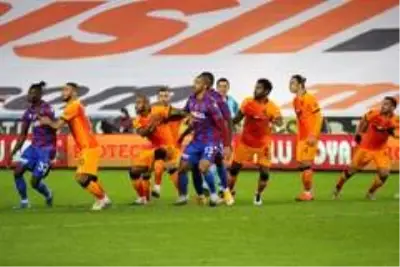Galatasaray, Trabzonspor'u 2-0 mağlup etti Galatasaray, Trabzonspor'u 2-0 mağlup etti