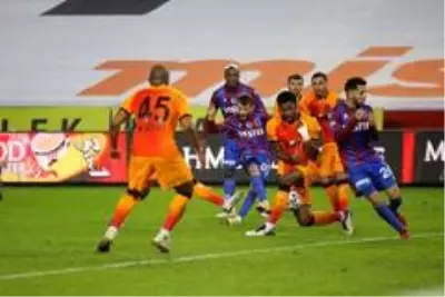 Galatasaray, Trabzonspor'u 2-0 mağlup etti Galatasaray, Trabzonspor'u 2-0 mağlup etti
