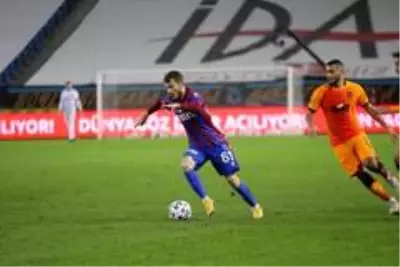 Galatasaray, Trabzonspor'u 2-0 mağlup etti Galatasaray, Trabzonspor'u 2-0 mağlup etti