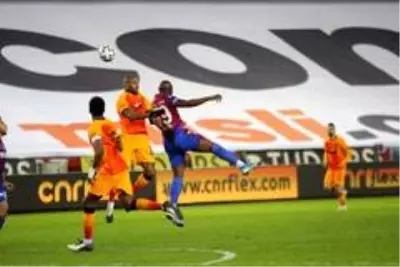 Galatasaray, Trabzonspor'u 2-0 mağlup etti Galatasaray, Trabzonspor'u 2-0 mağlup etti