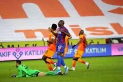 Galatasaray, Trabzonspor'u 2-0 mağlup etti Galatasaray, Trabzonspor'u 2-0 mağlup etti